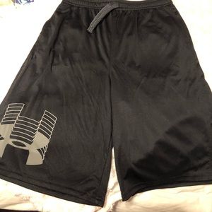 Boys XL Under Armour shorts